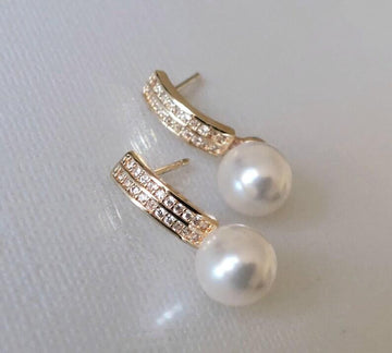 sk_1019 Pearl stud earrings with crystal pavé